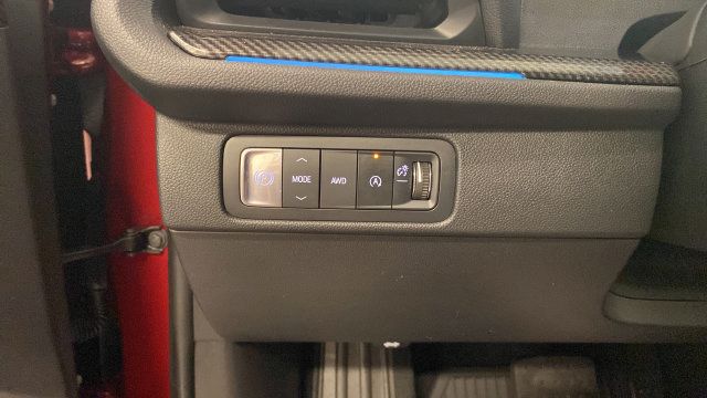 Used 2026 Chevrolet Traverse High Country w/ LPO, Floor Liner Package AWD/4WD image 24