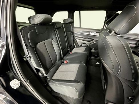New 2025 Jeep Grand Cherokee Laredo X image 11