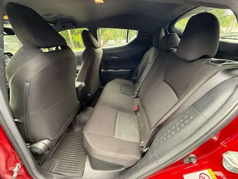 Used 2019 Toyota C-HR XLE FWD image 21