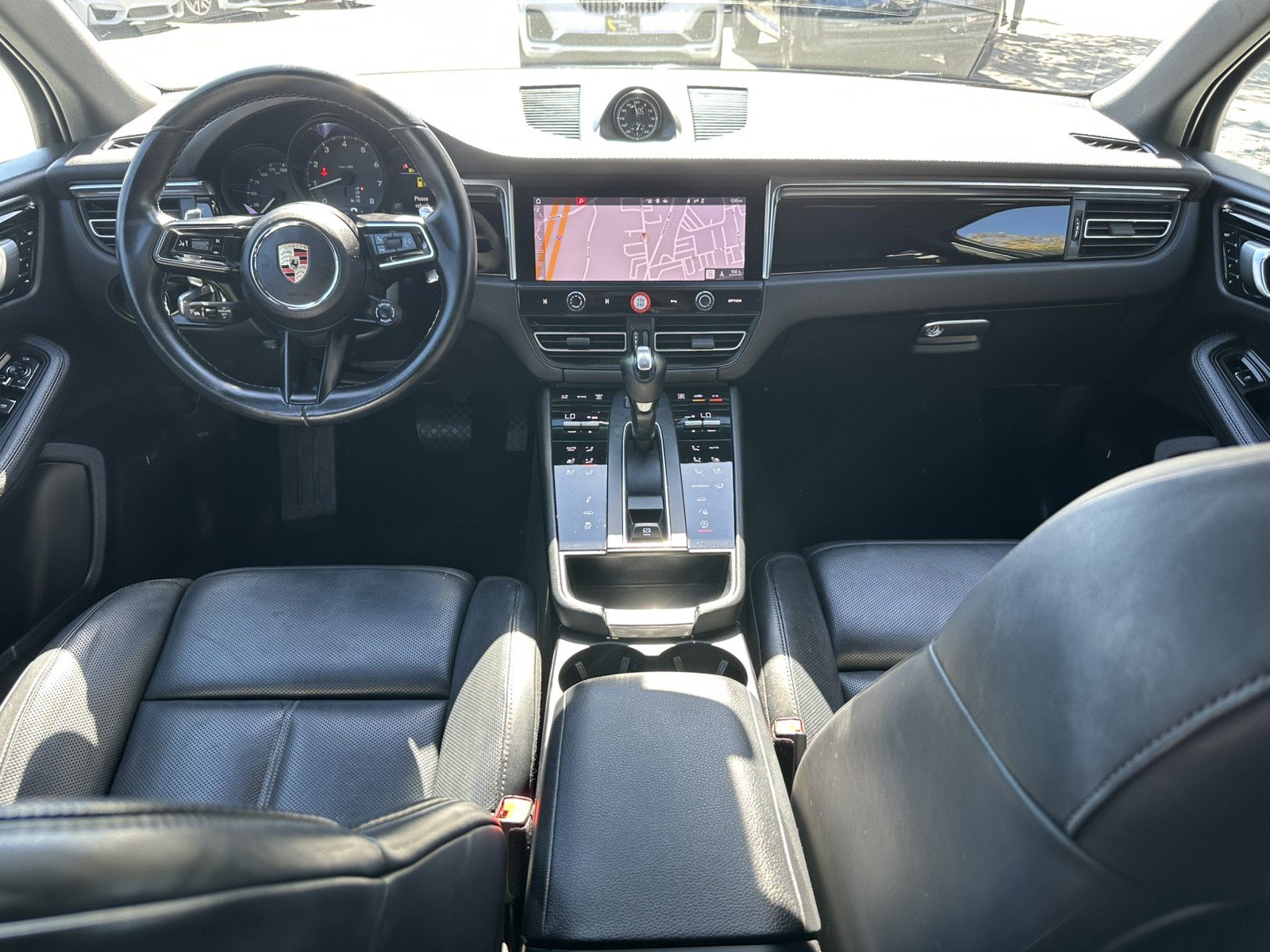 Used 2023 Porsche Macan AWD/4WD image 16