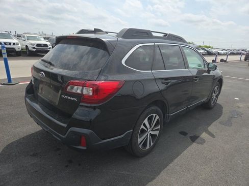 Used 2018 Subaru Outback 2.5i Limited image 2