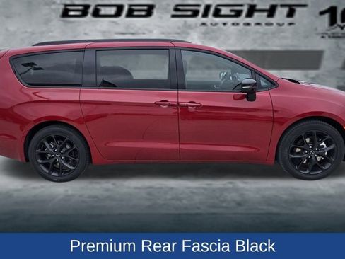 New 2026 Chrysler Pacifica Select w/ S Appearance Package image 7