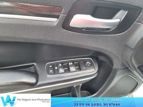 Used 2016 Chrysler 300 Limited AWD/4WD image 14