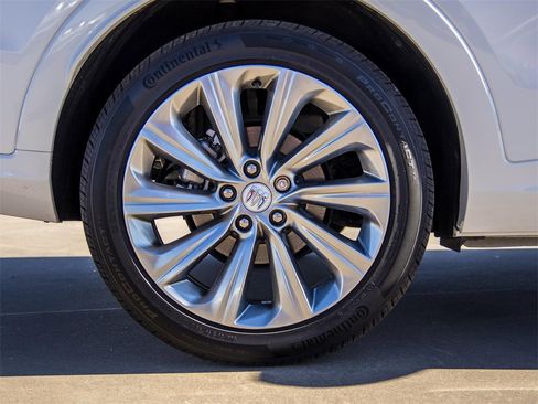 Certified 2025 Buick Envista Avenir image 9