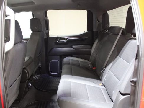 Used 2022 Chevrolet Silverado 1500 LT AWD/4WD image 20