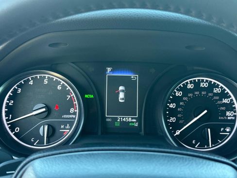 Used 2024 Toyota Camry SE image 30