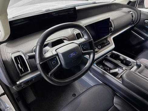 Used 2025 Ford Expedition Max Platinum image 14