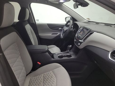 Used 2020 Chevrolet Equinox LT w/ LPO, Chrome Package FWD image 21