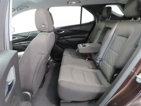 Used 2020 Chevrolet Equinox LT FWD image 34