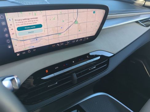 Used 2025 Buick Enclave Preferred image 14