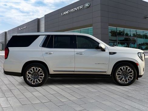 Used 2023 GMC Yukon Denali Ultimate AWD/4WD image 6