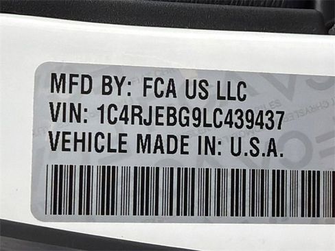 Used 2020 Jeep Grand Cherokee Limited w/ Luxury Group II image 34