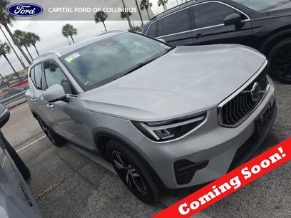 Used 2025 Volvo XC40 B5 Core