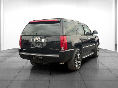 Used 2014 Cadillac Escalade Luxury AWD/4WD image 7