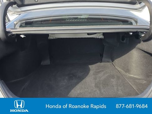 Used 2022 Toyota Camry SE FWD image 19