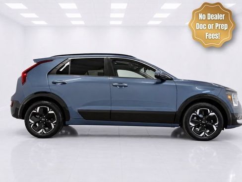 Used 2023 Kia Niro Wave w/ Wave Preserve Package FWD image 1