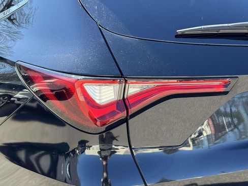 Used 2023 Acura MDX SH-AWD w/ Technology Package image 9