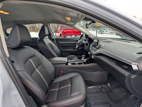 Used 2023 Nissan Altima 2.5 SR image 7