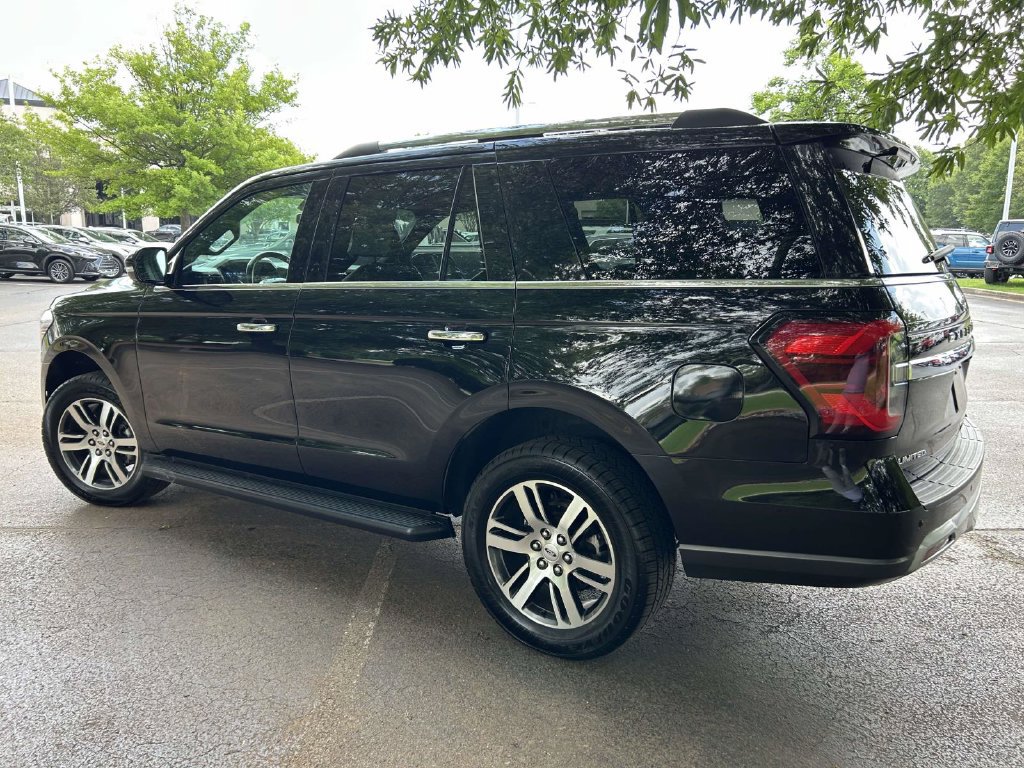 Used 2024 Ford Expedition Limited AWD/4WD image 4