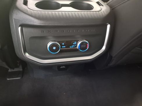 Used 2025 Ford Expedition Active AWD/4WD image 21