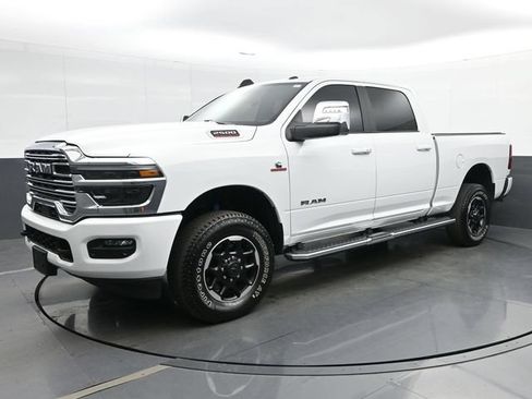 Used 2025 RAM 2500 Laramie AWD/4WD image 4