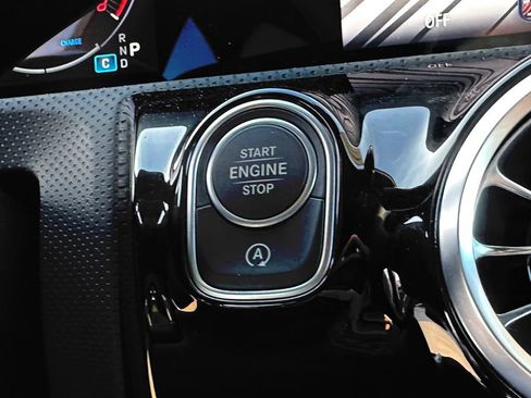 Used 2025 Mercedes-Benz CLA 250 image 23