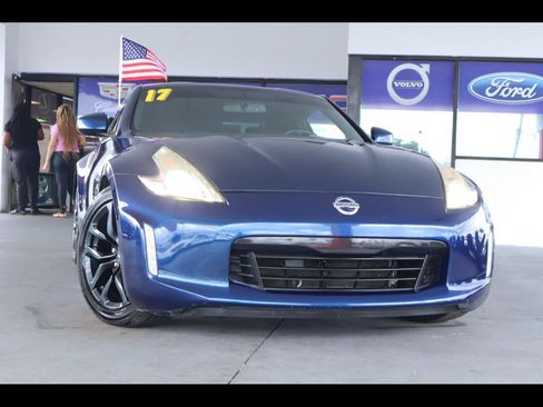 Used 2017 Nissan 370Z Coupe RWD image 1