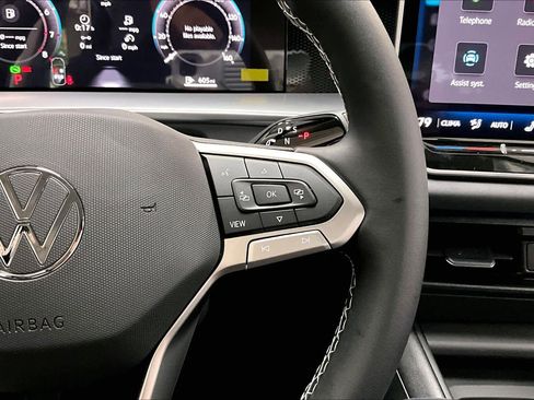 New 2026 Volkswagen Tiguan SE image 18