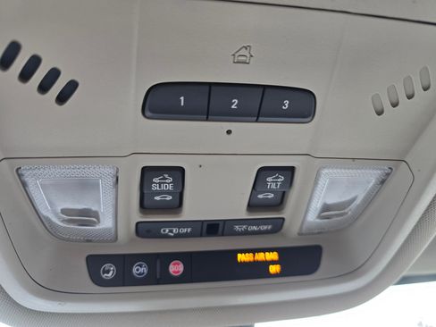 Used 2018 GMC Acadia Denali image 21