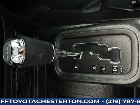 Used 2018 Jeep Wrangler Unlimited Sport S AWD/4WD image 17