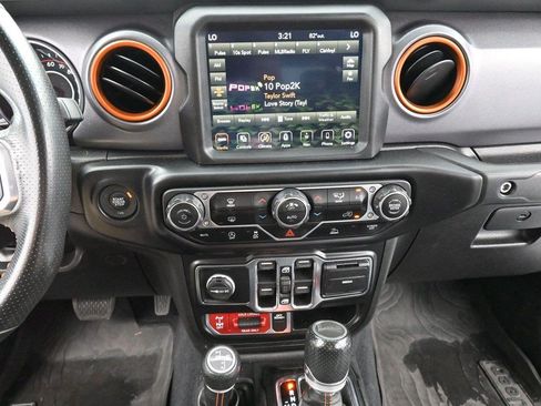 Used 2022 Jeep Gladiator Mojave w/ LED Lighting Group AWD/4WD image 18