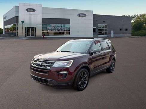 Used 2019 Ford Explorer XLT w/ Equipment Group 202A FWD image 1