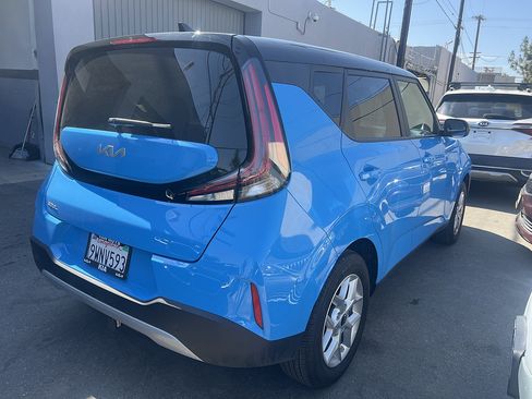 Used 2025 Kia Soul S FWD image 4