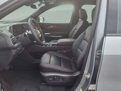 Certified 2026 Chevrolet Traverse RS w/ LPO, Floor Liner Package AWD/4WD image 10