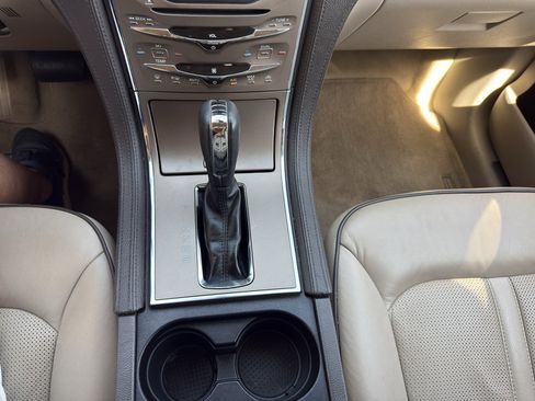 Used 2013 Lincoln MKX FWD image 20