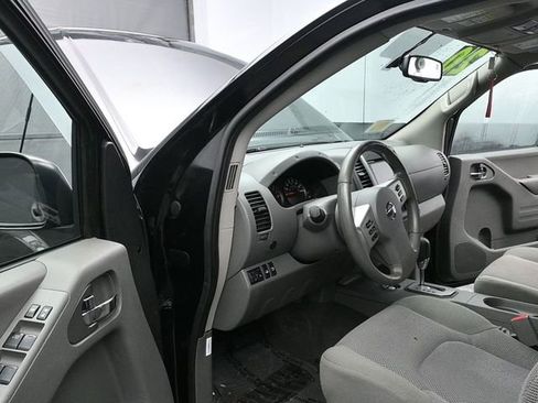 Used 2020 Nissan Frontier SV image 9