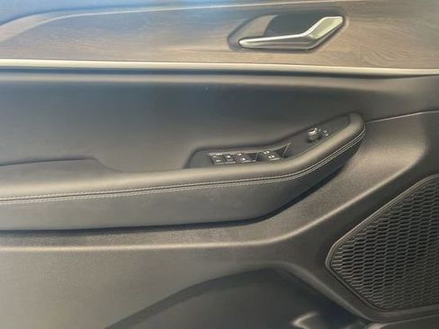 New 2026 Jeep Grand Cherokee Altitude image 17