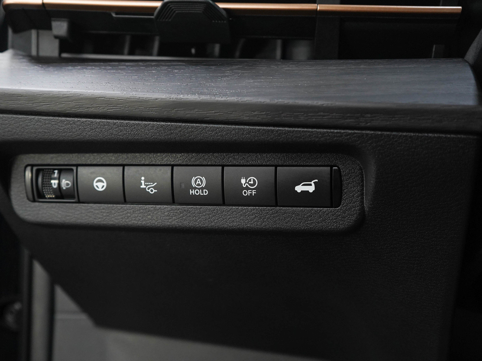 Used 2024 Nissan Ariya AWD image 28