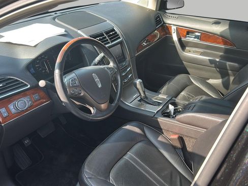 Used 2013 Lincoln MKX AWD image 11