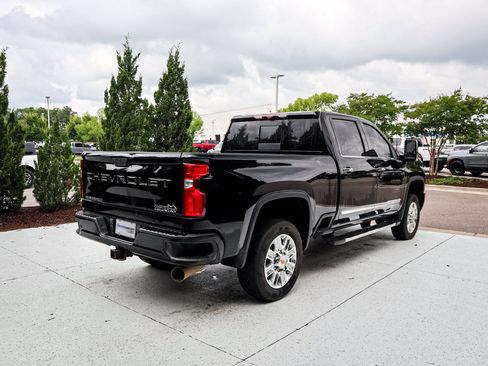 Used 2024 Chevrolet Silverado 2500 High Country w/ Technology Package AWD/4WD image 11