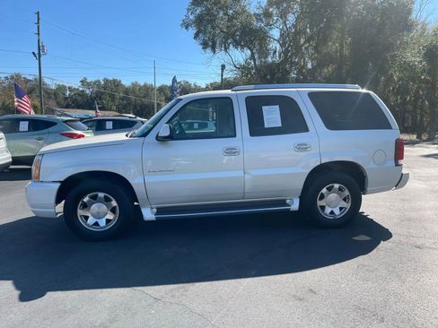 Used 2002 Cadillac Escalade Luxury image 3