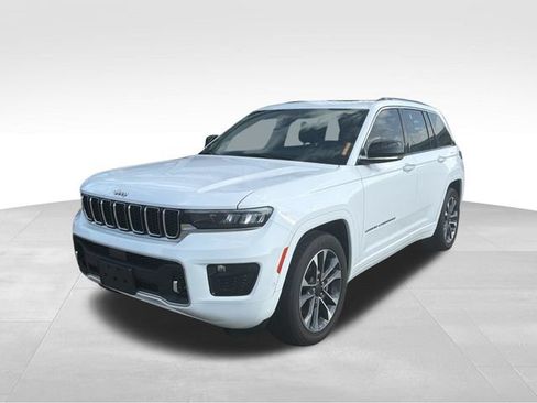 Used 2023 Jeep Grand Cherokee Overland AWD/4WD image 9