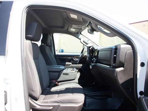 Used 2024 GMC Sierra 3500 SLE AWD/4WD image 11