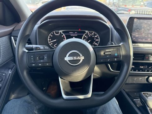 Certified 2023 Nissan Rogue SV image 13