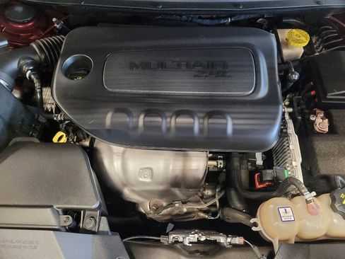 Used 2019 Jeep Cherokee Latitude Plus FWD image 30