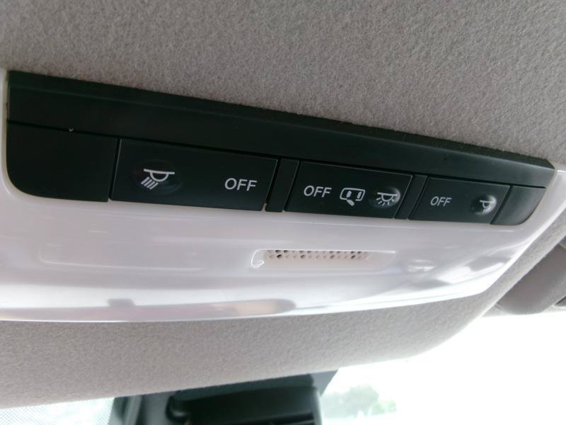 Used 2025 Nissan Versa SV FWD image 15