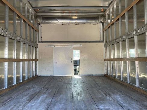 Used 2022 Ford E-350 and Econoline 350 Super Duty w/ Power Windows & Locks Group image 8