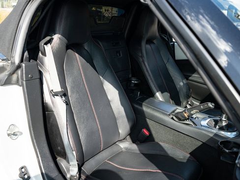 Used 2016 MAZDA MX-5 Miata Grand Touring RWD image 18