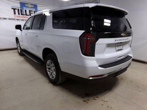 New 2025 Chevrolet Suburban LS image 4