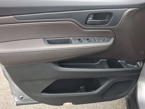Used 2023 Honda Odyssey EX image 12